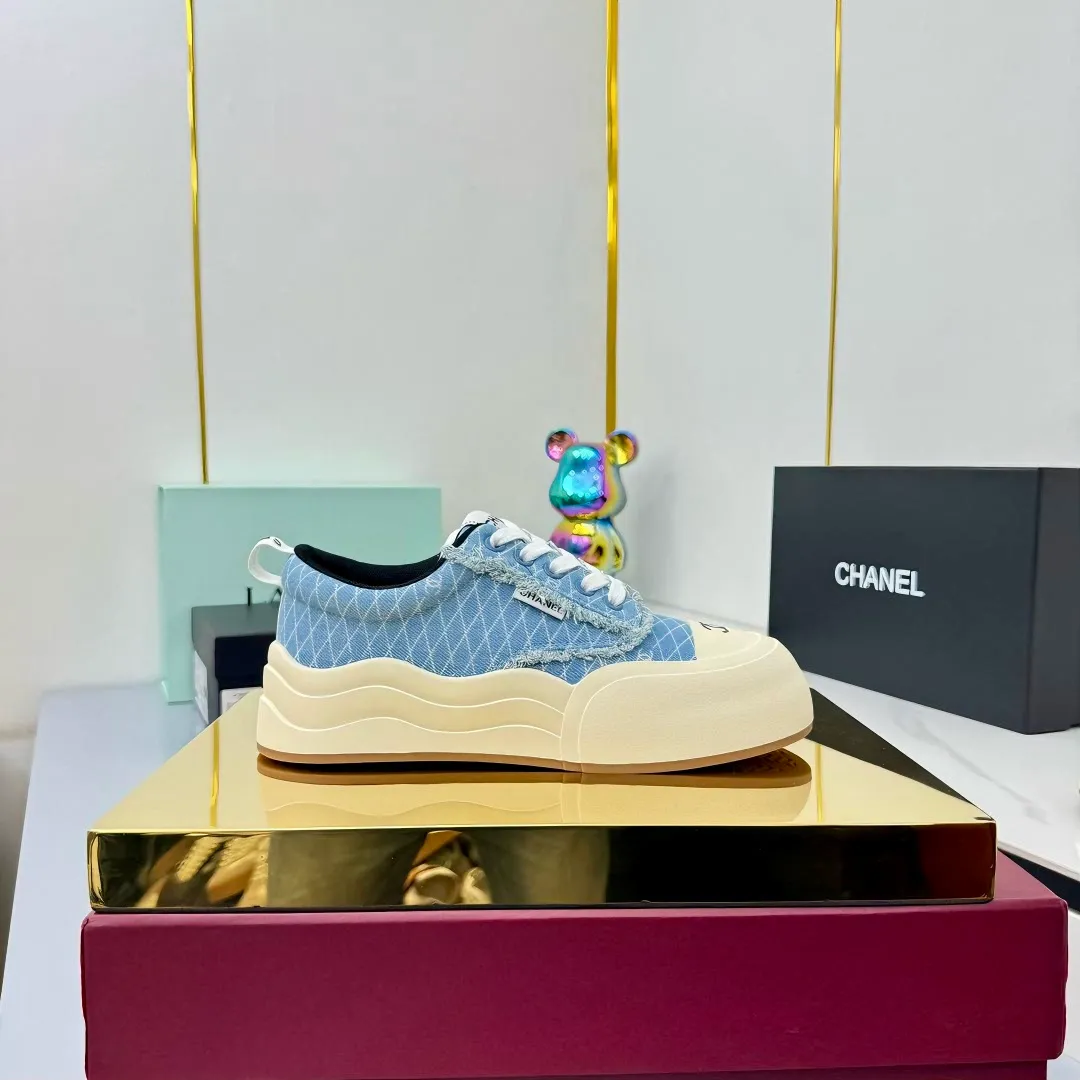 👟👟Ex-factory price 600👟👟 Chanel bread shoes ~ original calfskin panda shoes Chanel 25C latest hot style panda black and white sports shoes casual sneakers Xiaoxiang hot item classic black and white panda color coco girls must pay Fabric: original custom mixed sheepskin lining: original imported breathable mesh lining outsole: Original molded rubber + TPU combination Size: Women's 35-41 Buy now👉